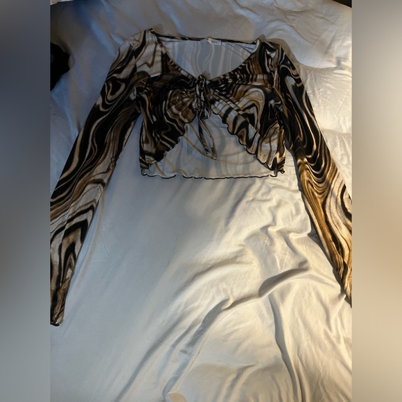 Blue jasmine long sleeve crop top - Picture 2 of 2